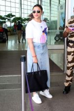 Parineeti Chopra Spotted At Airport Departure on 8th Sept 2023 (9)_64faf99653bea.jpg