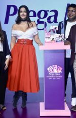 Sonam Kapoor at Pregnancy Care Solution Range Launch Pregaforyou on 11th Sept 2023 (23)_64ff00887a283.jpeg