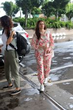 Bhagyashree Spotted At Airport on 16th Sept 2023 (1)_65057ba96a350.JPG