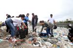 Saher Bhamla at Beach Clean Up Day For The Mega Mithi River Clean-A-Thon on 16th Sept 2023 (9)_65058a53ade8a.JPG