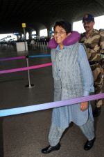 Kiran Bedi Spotted At Airport Departure on 16th Sept 2023 (7)_6506de726e650.JPG