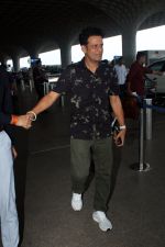 Manoj Bajpayee spotted at airport departure on 17th Sept 2023 (9)_6506ebfc807e9.JPG