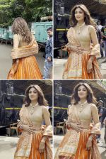 Shilpa Shetty Spotted At Indias Best Dancer Set For Promotion Of Her Film Sukhee on 18th Sept 2023 (7)_6507fa8b785eb.jpg