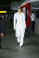 Manushi Chhillar Spotted At Airport Arrival on 19th Sept 2023 (22)_65097850e7828.JPG