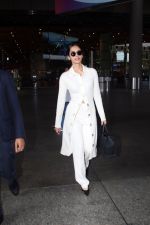 Manushi Chhillar Spotted At Airport Arrival on 19th Sept 2023 (6)_65097812b0a96.JPG