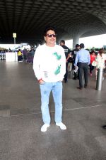 Shailesh Lodha Spotted At Airport Departure on 19th Sept 2023 (6)_65092b15b03a6.JPG