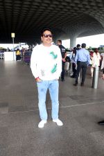 Shailesh Lodha Spotted At Airport Departure on 19th Sept 2023 (7)_65092b19039cb.JPG