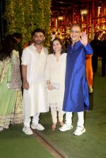 Agni Dev Chopra, Anupama Chopra, Vidhu Vinod Chopra at Ambani House Antilia for Ganpati Darshan on 19th Sept 2023 (56)_650acf0fcc0a8.jpeg