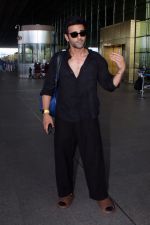 Pulkit Samrat spotted at Airport Departure on 22nd Sept 2023 (5)_650ed5be0dcc6.jpg