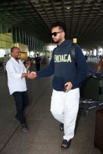 Elvish Yadav Spotted At Airport Departure on 26th Sept 2023 (9)_6514457956a52.JPG
