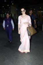 Kangana Ranaut Spotted At Airport Arrival on 27th Sept 2023 (9)_65151eb885f05.JPG