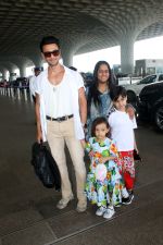 Aayush Sharma, Arpita Khan, Ahil Sharma, Ayat Sharma Spotted At Airport Departure on 29th Sept 2023 (1)_6517fa1263505.JPG