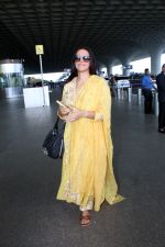 Neha Dhupia Spotted At Airport Departure on 30th Sept 2023 (2)_65194466cbecf.JPG
