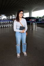 Shirley Setia Spotted At Airport Departure on 30th Sept 2023 (4)_6519500f16947.JPG