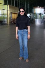 Yuvika Chaudhary Spotted At Airport Departure on 30th Sept 2023 (4)_6519293c7f8a8.JPG