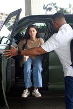 Ananya Panday Spotted At Airport Departure on 4th Oct 2023 (1)_651e957de9ac7.JPG