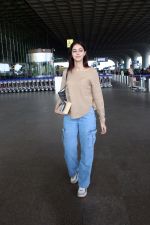 Ananya Panday Spotted At Airport Departure on 4th Oct 2023 (7)_651e9593c1eee.JPG