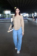 Ananya Panday Spotted At Airport Departure on 4th Oct 2023 (8)_651e959711df7.JPG