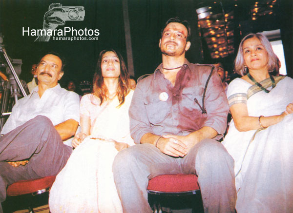 Vivek Oberoi with family