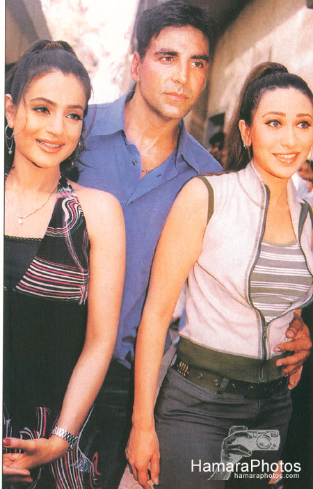 Amisha with Akhshaye Kumar and Karishma Kapoor