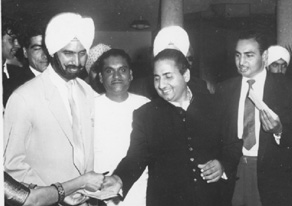 Mohd Rafi with friends and fans