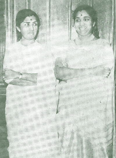 Lata Mangeshkar and Asha Bhonsle