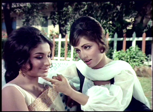 Sadhana with Sharmila Tagore in Waqt