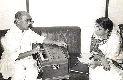 Jaidev music director with Lata Mangeshkar.