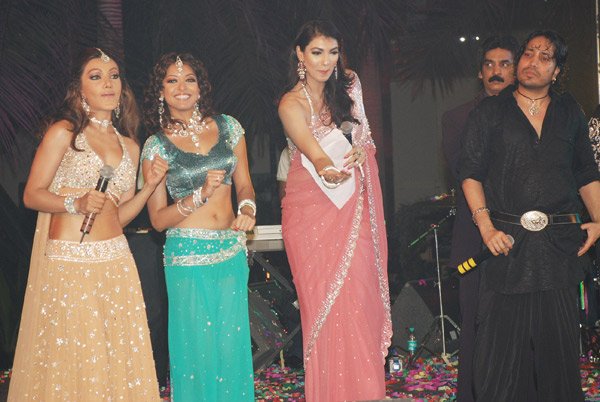 Koena Mitra, Tanushree Datta, Yukta Mookhey, Mika Singh at Sahara Star's Seduction 2008 - The New Year Bash 