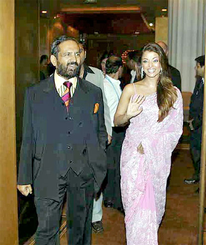 IOA president Suresh Kalmadi and Bollywood queen Aishwarya Rai