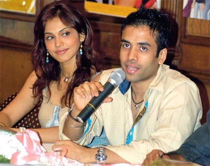 Tusshar Kapoor and Isha Koppikar