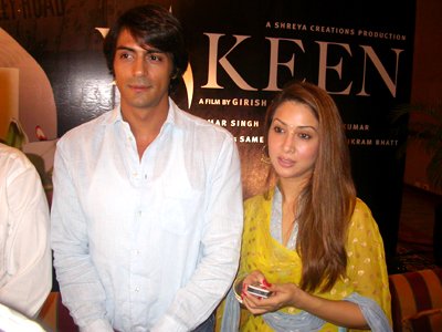 Arjun Rampal & Kim Sharma in Press meet of Yakeen