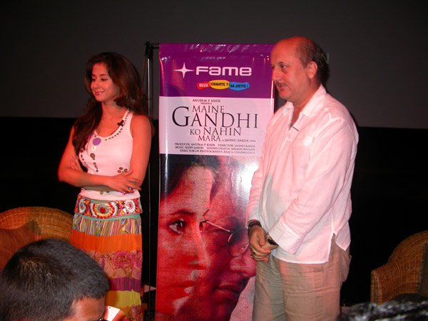 Urmila Matondkar & Anupam Kher at Press meet of Maine Gandhi Ko Nahin Mara