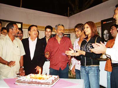 Celebrations! Nana Patekar, Prakash Jha, Ajay Devgan & Bipasha Basu