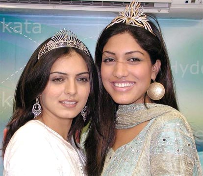 Miss India World Sindhura Gadde and Miss India Earth Niharika Singh