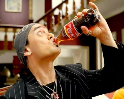 Aamir as a drag in the new Coca Cola commercial