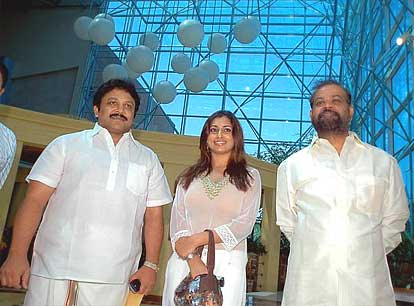 Shweta Kunnour (Centre), P Vasu, Prabhu (Left)