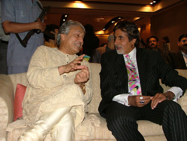 Amjad Ali Khan with Amitabh Bachchan