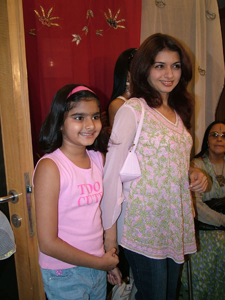 Bhagyashree with her daughter