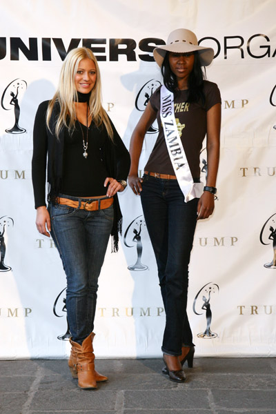 Christa Rigozzi, Miss Universe Switzerland 2007, and Rosemary Chilse, Miss Universe Zambia 2007-3