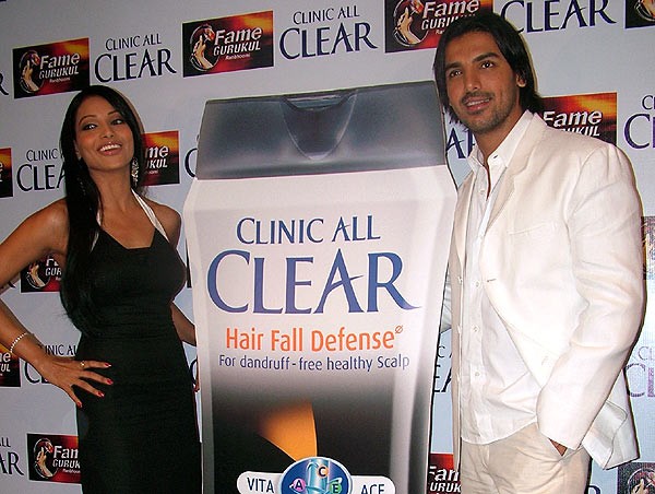 John Abraham and Bipasha Basu Launch All Clear shampoo's new variant