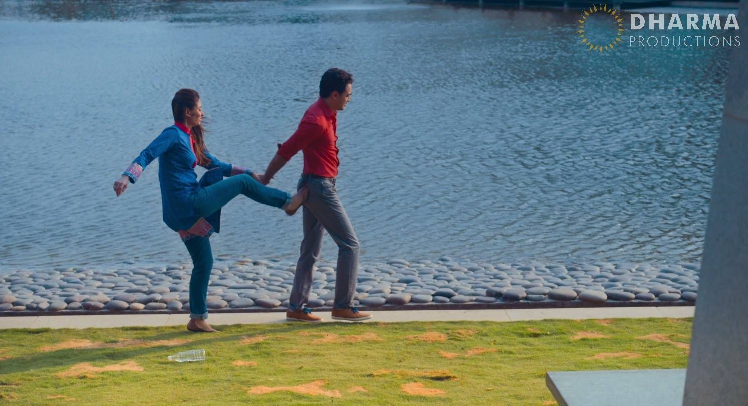 Kareena Kapoor and Imran Khan in Gori Tere Pyaar Mein