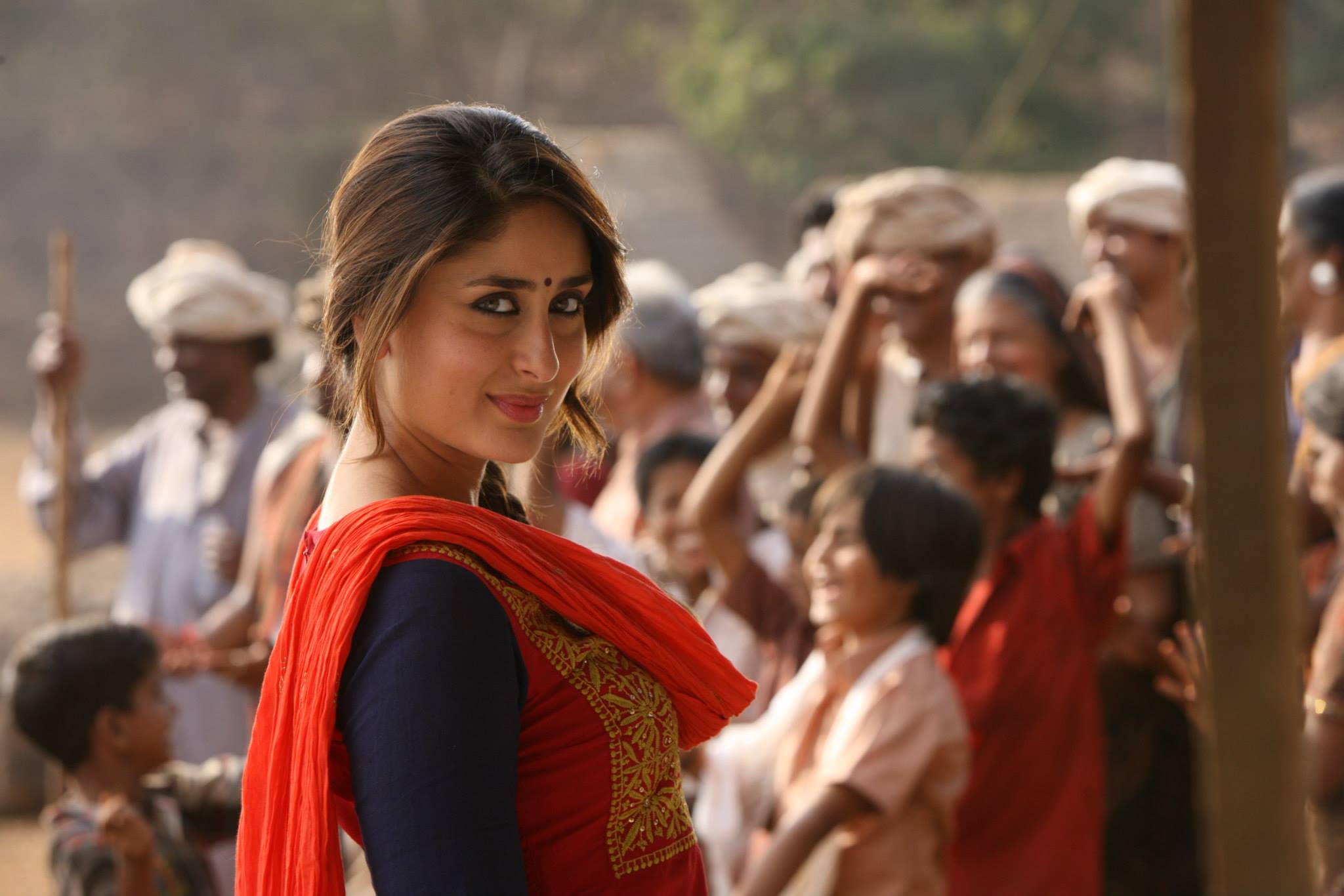 Kareena Kapoor in still from movie Gori Tere Pyaar Mein