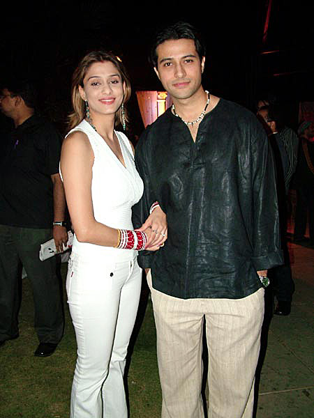 Apoorva Agnihotri with his wife