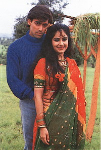Ayesha Jhulka and Salman Khan