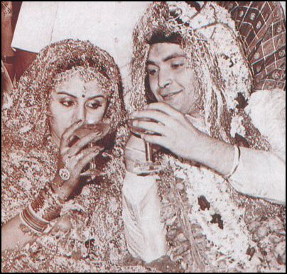 Rishi Kapoor with wife