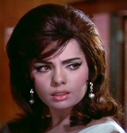 Mumtaz in Aadmi aur Insaan