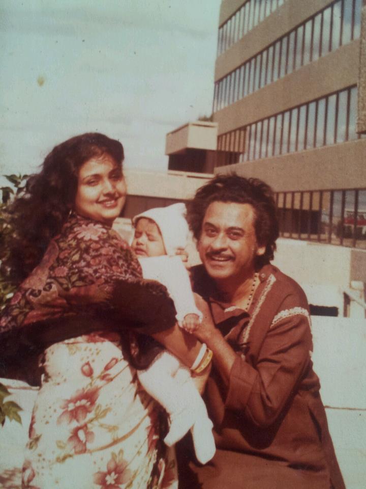 Kishore Kumar with wife Leena Chandavarkar and baby Sumeet Kumar