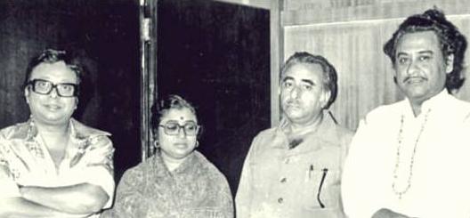 Kishorekumar with Usha Mangeshkar, RDBurman & others