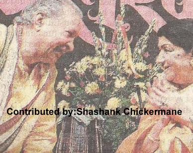 Lata with Hariprasad Chaurasia in the function
